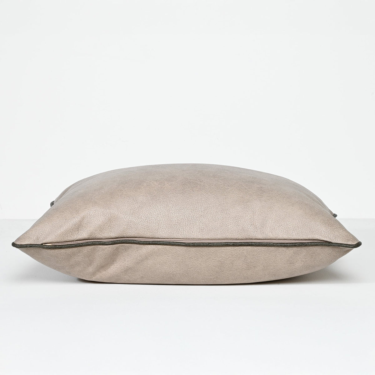SMOOTH GRAIN TAUPE