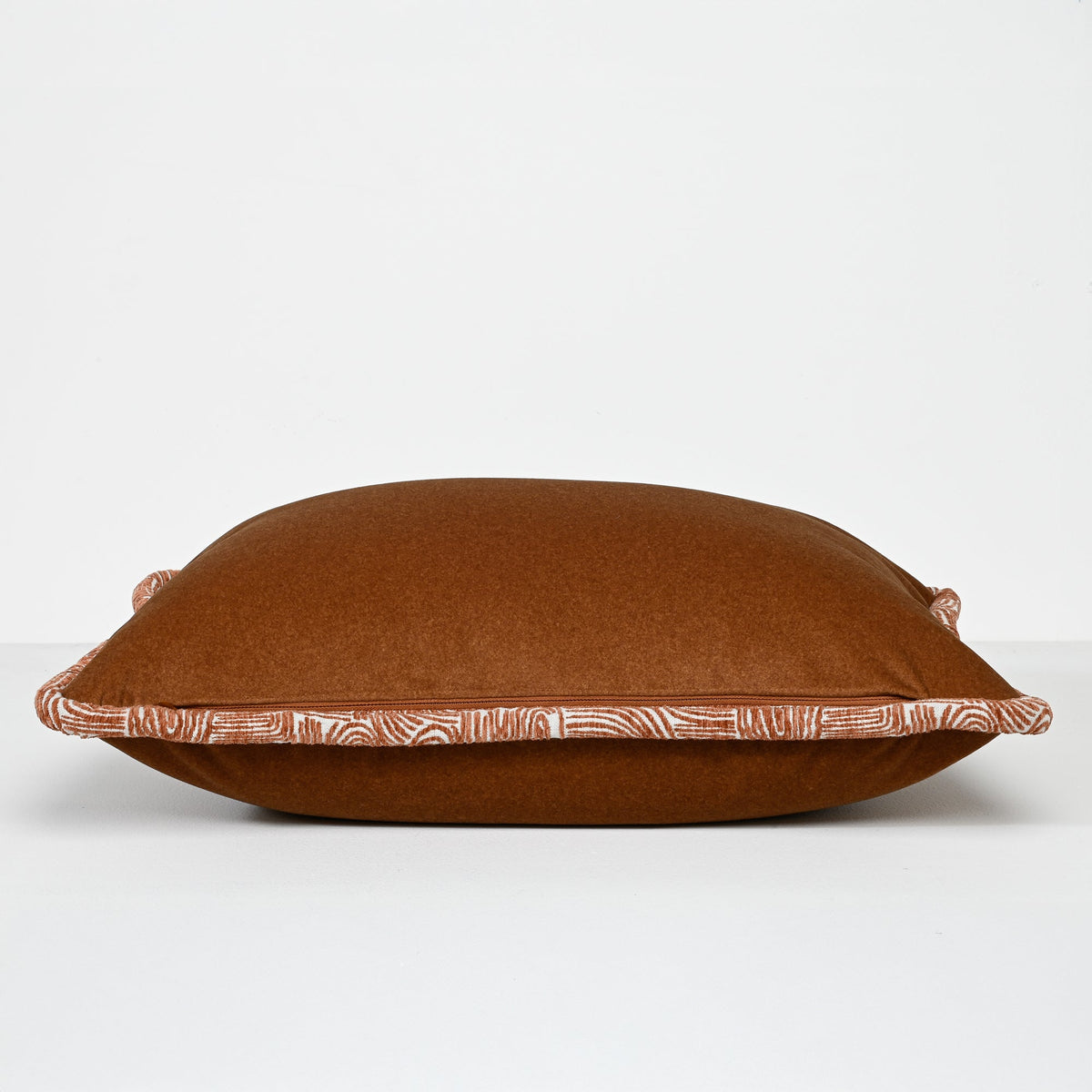 CHESTNUT FELT WITH THICK ABTRACT TRIM